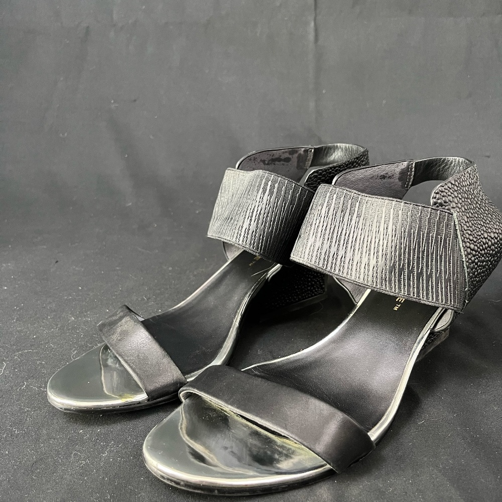 United Nude Chrome and Black sandals